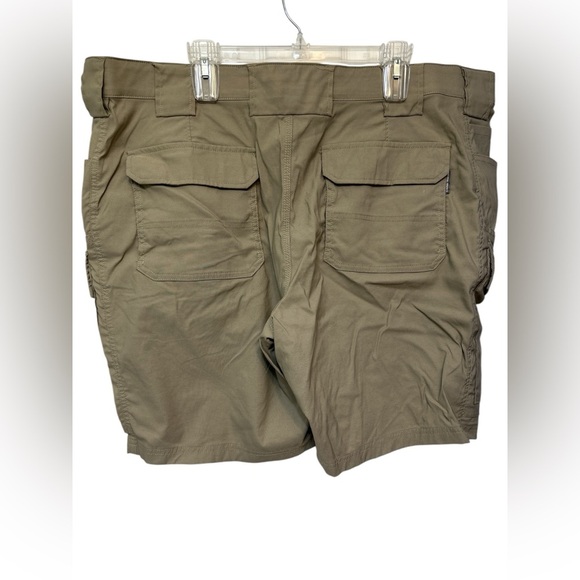 Men's DuluthFlex Dry on the Fly Relaxed Fit Cargo Shorts - Picture 2 of 6
